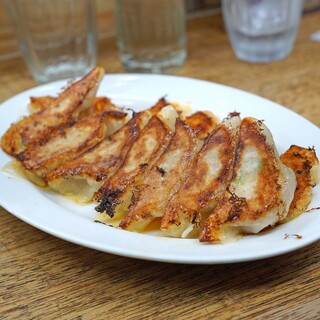 餃子荘 ムロ