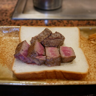 鉄板焼ステーキ 一ッ葉ミヤチク