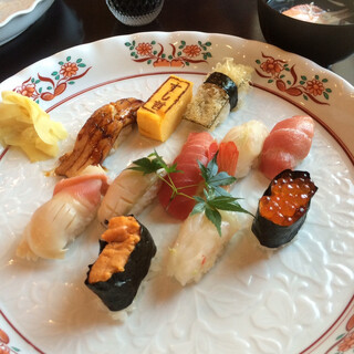 すし哲