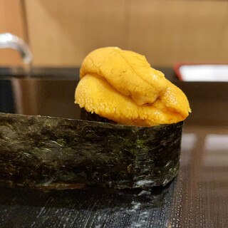 鮨 竜介