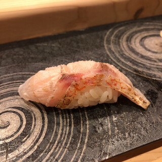 鮨 大門