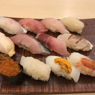 鮨 歴々