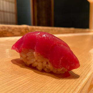 鮨 行天