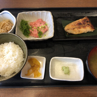 池のや