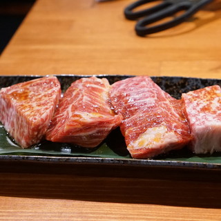 炭火焼肉ぐら