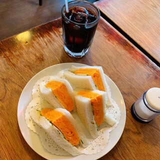 喫茶チロル