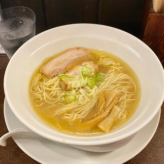 なるとや