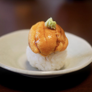 鮨 恵三