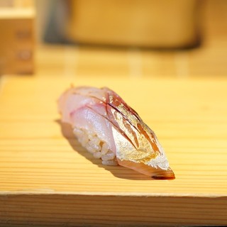 鮨し人