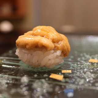 鮨 八や