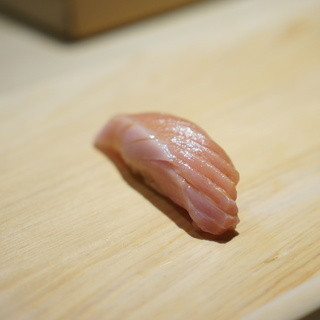 鮨 行天