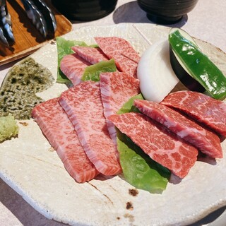 牛匠おがた