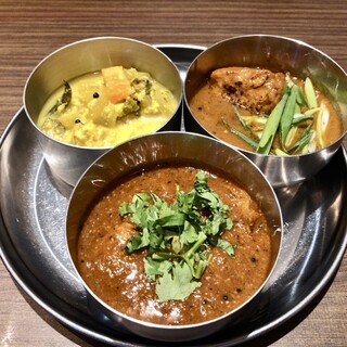 [移転前]オイシイカレー