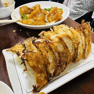 餃子屋 満園