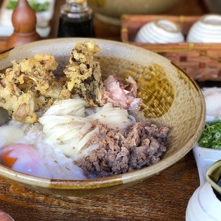 踊るうどん