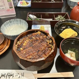 あつた蓬莱軒