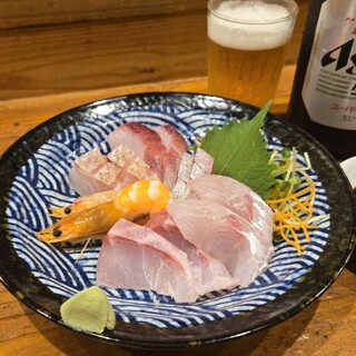 つきよし