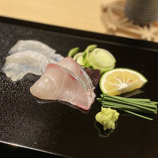 味あら井