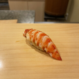 鮨 やすみつ