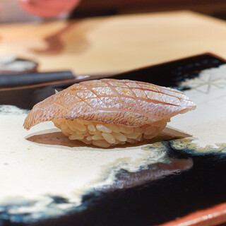 鮨 龍次郎