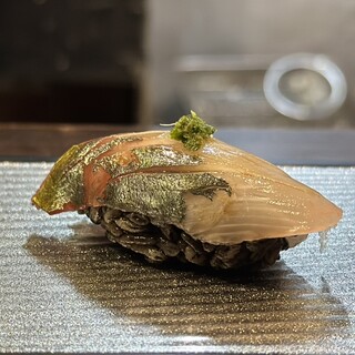 墨や